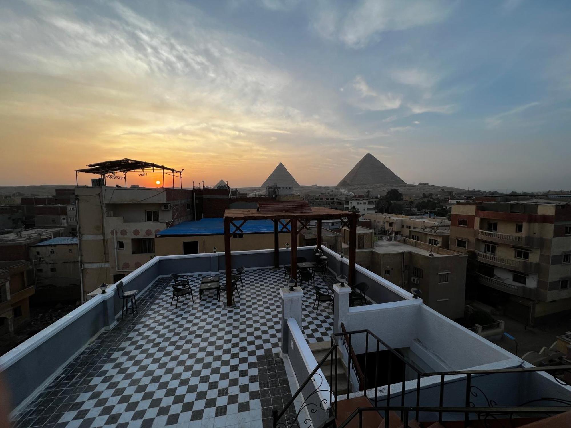 Pyramids Gate Hotel Kafret el-Gabal エクステリア 写真