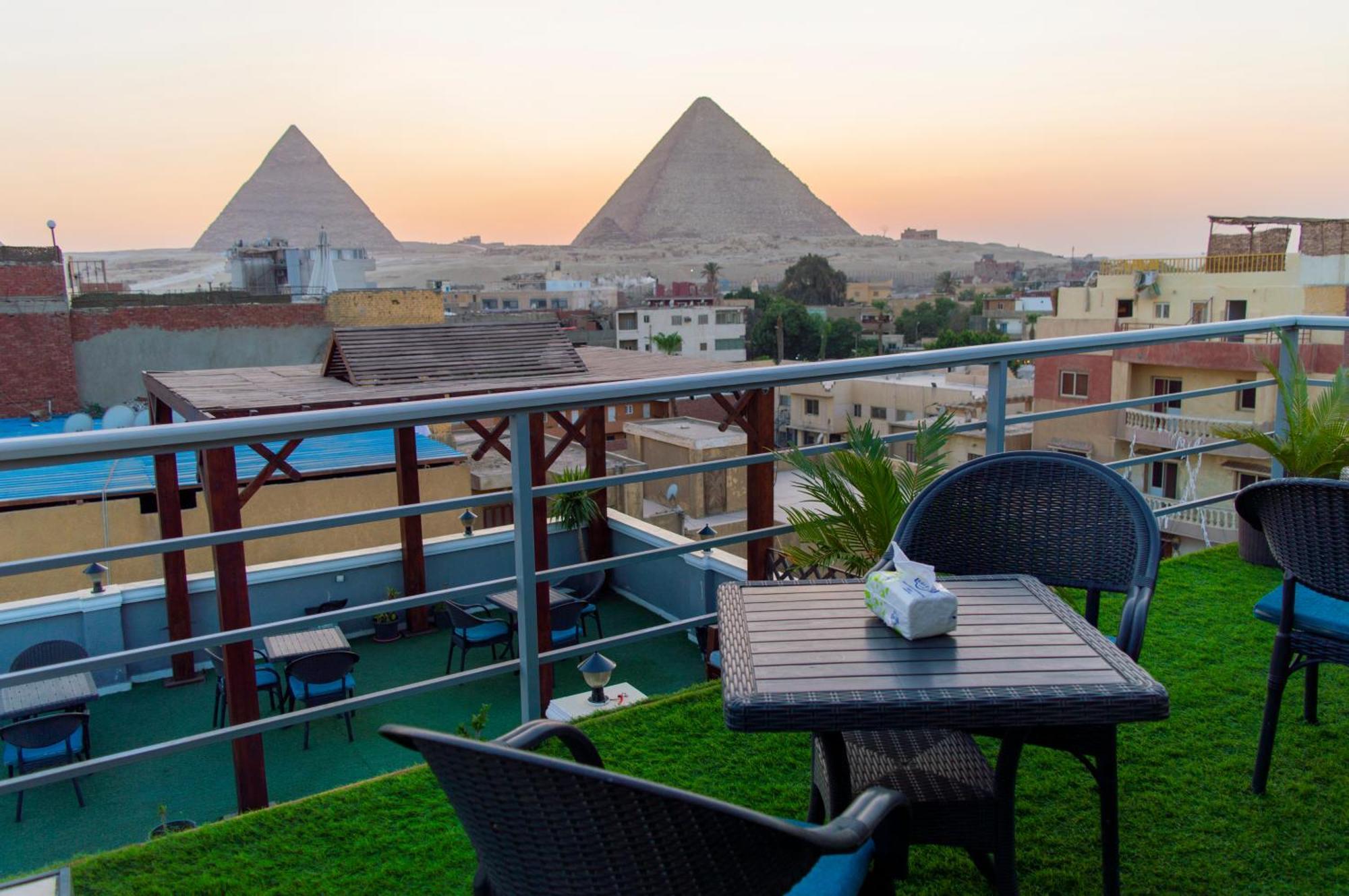 Pyramids Gate Hotel Kafret el-Gabal エクステリア 写真