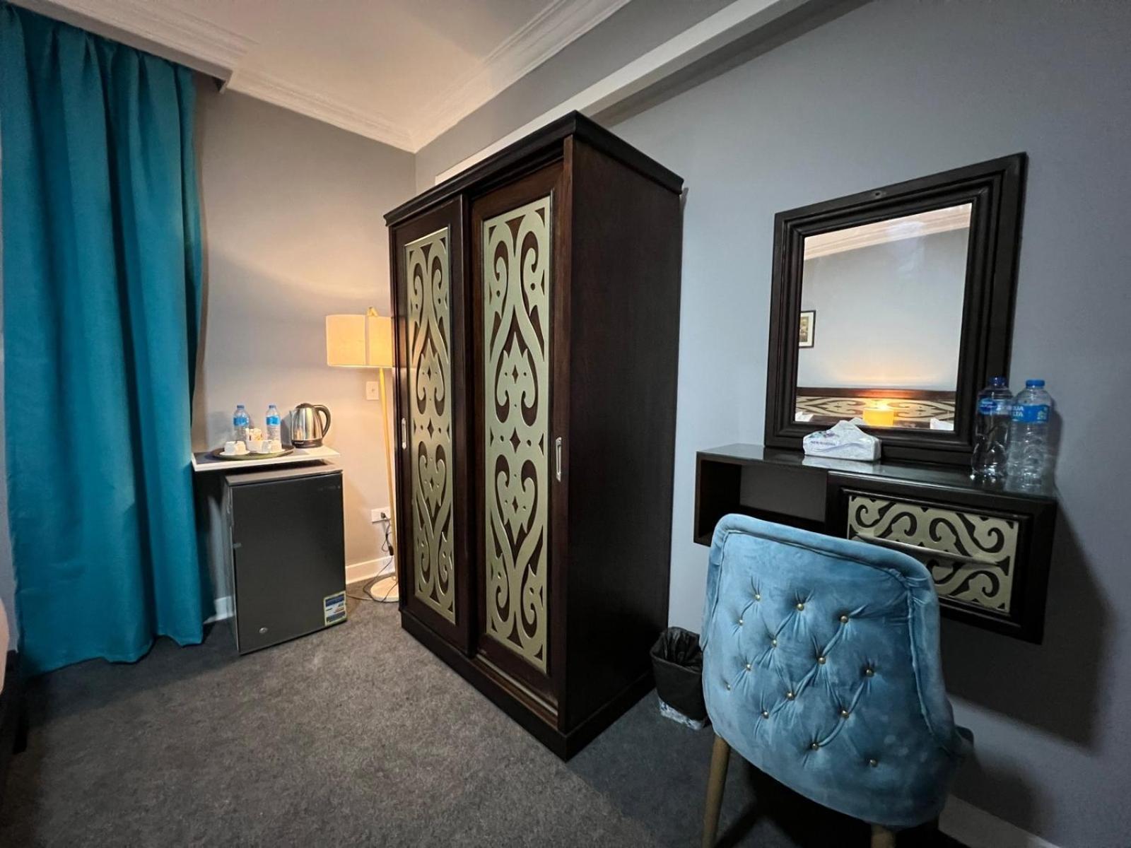 Pyramids Gate Hotel Kafret el-Gabal エクステリア 写真